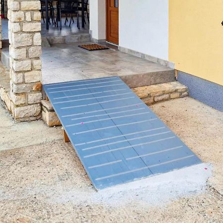 Višnjan Apartment Larissa By Rent Istria מראה חיצוני תמונה