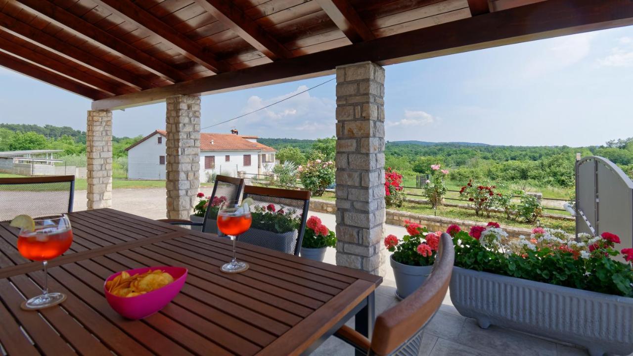 Višnjan Apartment Larissa By Rent Istria מראה חיצוני תמונה