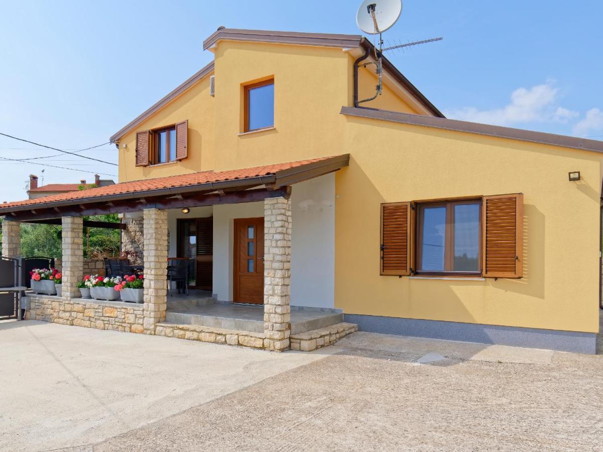 Višnjan Apartment Larissa By Rent Istria מראה חיצוני תמונה