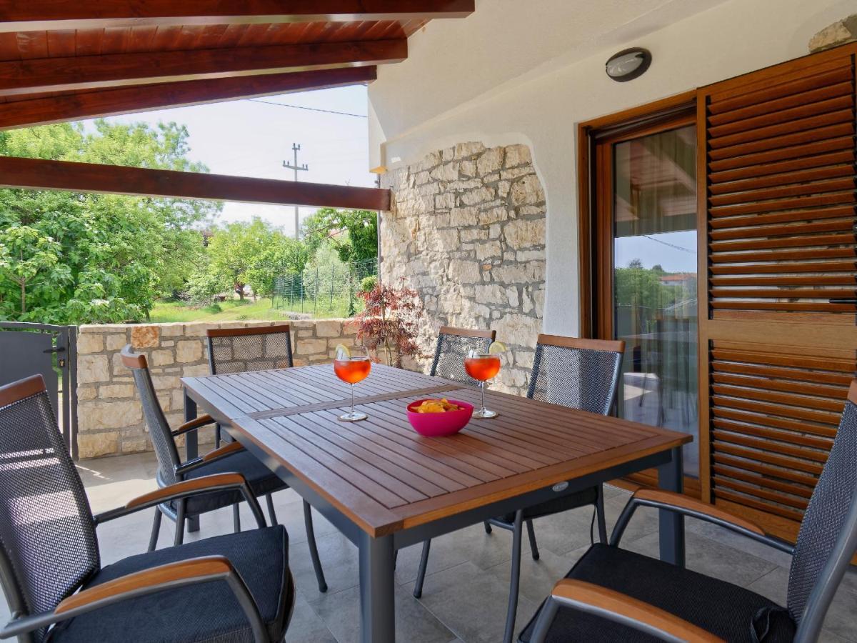 Višnjan Apartment Larissa By Rent Istria מראה חיצוני תמונה