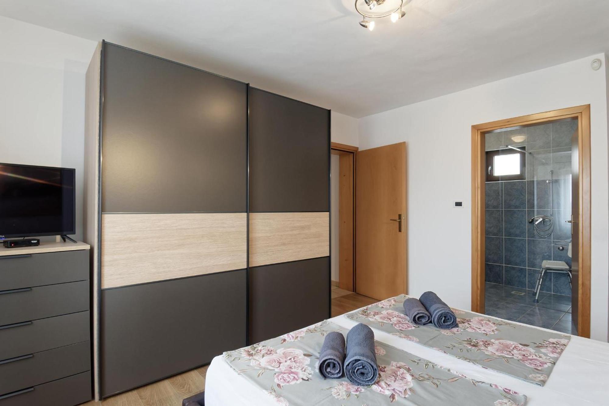 Višnjan Apartment Larissa By Rent Istria מראה חיצוני תמונה